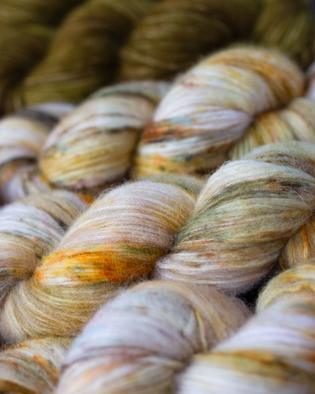 Dickes Alpaka Baumwoll Garn in beige-braunen Farbtönen