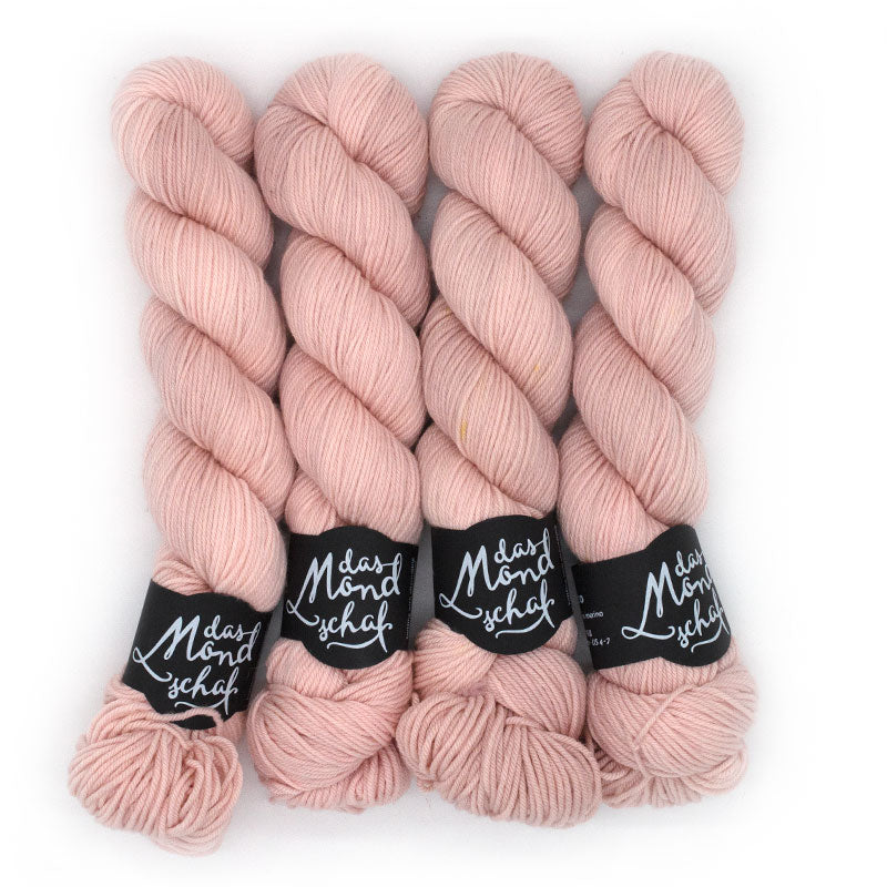 FUCHUR - 115g Merino DK