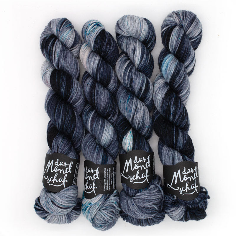 NIGHT KING - 115g Merino DK