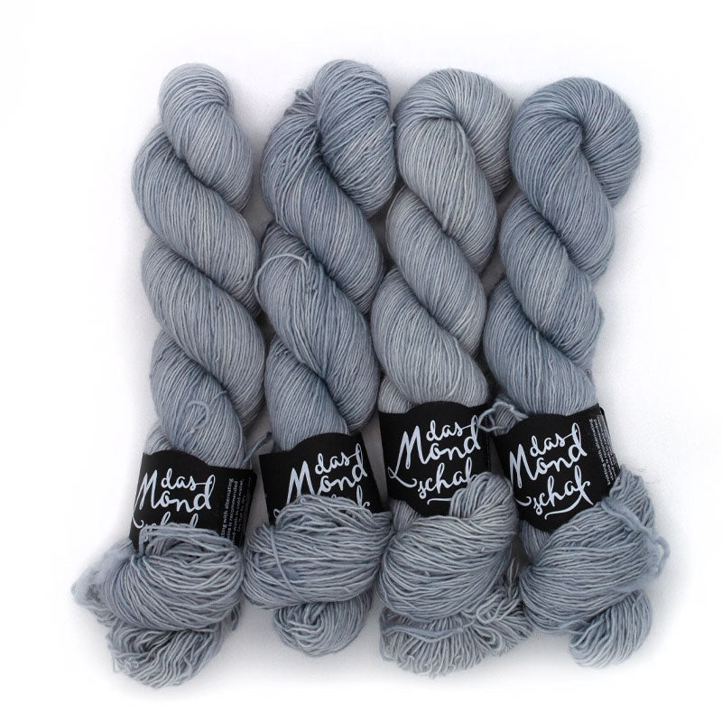 SEVEN OF NINE - 100g Merino Singles